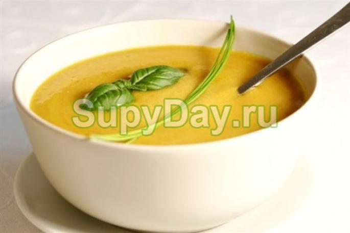 Supa fara cartofi este mai utila din punctul de vedere al unei alimentatii sanatoase Supa de varza fara cartofi din varza proaspata