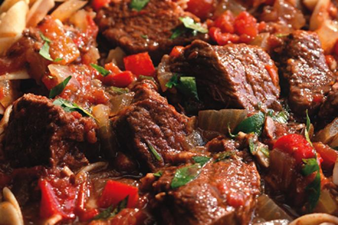 जलद, साधे आणि चवदार डुकराचे मांस मुख्य कोर्स (रात्रीच्या जेवणासाठी किंवा दुपारच्या जेवणासाठी)