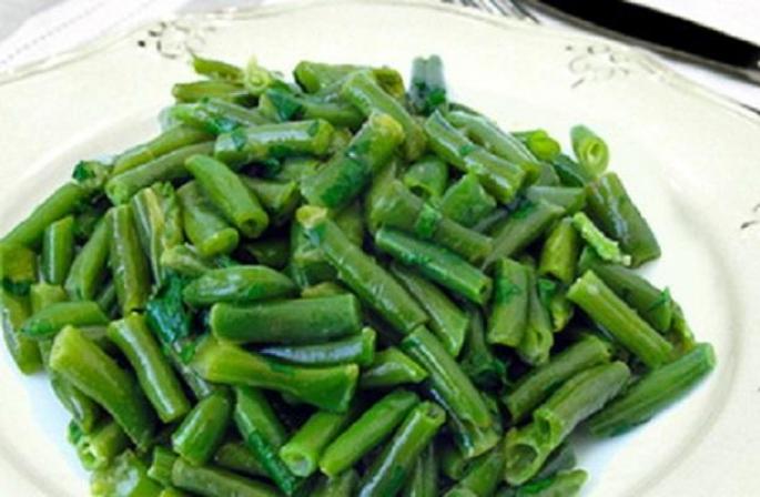 Recipes for green and asparagus beans in tomato sauce for the winter