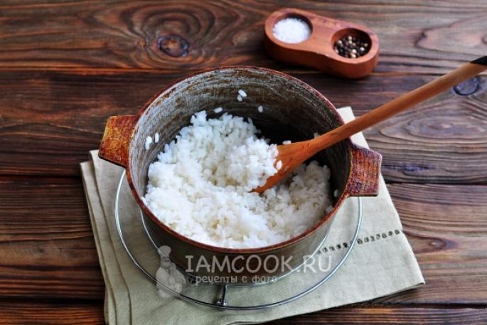 मशरूम आणि तांदूळ सह लेंटन आळशी कोबी रोल ओव्हनमध्ये लेंटन लेझी कोबी रोल