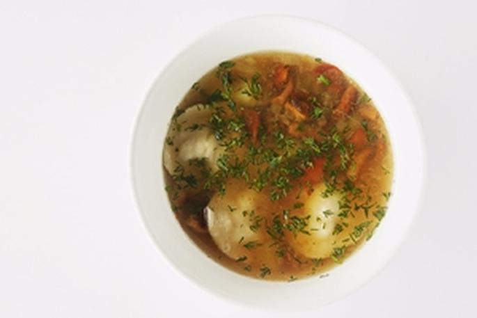 Chuchvara, lagman ve mercimek çorbası: Kinza çayevi-kafesinde ulusal Özbek çorbalarını denemek, köfte ve soya soslu Çin çorbası
